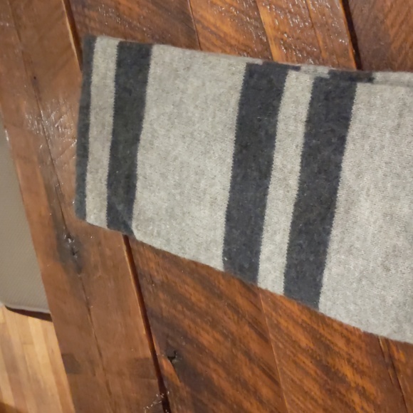 Scarf - Picture 4 of 4